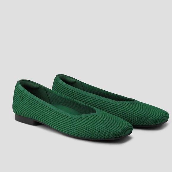 Vivaia square toe v-cut flats Margot 2.0 size 10 new in box - Picture 3 of 7